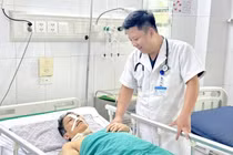 Cứu cệnh nhân vỡ tĩnh mạch thực quản, suy đa tạng tiên lượng tử vong 99%