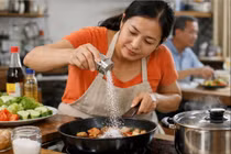 Đừng để vị giác đánh lừa: Những thực phẩm nhạt vẫn chứa nhiều natri