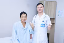 Người đàn ông 52 tuổi nôn gần 2 lít máu, nguy kịch vì vỡ tĩnh mạch thực quản