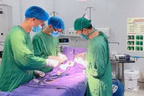 16 ngày giành sự sống cho bé gái sơ sinh mang hai dị tật tiêu hóa bẩm sinh