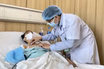 Nam sinh 16 tuổi mắc bệnh di truyền hiểm nghèo được ghép gan