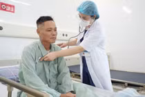 Nút mạch cứu sống người đàn ông sốc mất máu do vỡ u gan