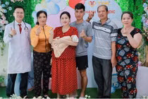 Cứu sống hai mẹ con sản phụ nhau bong non bám thấp