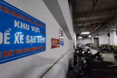 Đẩy xe điện khỏi hầm chung cư: Giải pháp an toàn hay bước lùi chuyển đổi xanh