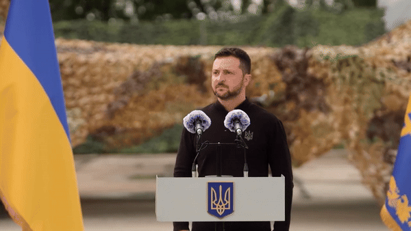 Tổng thống Volodymyr Zelensky ngày 28/8 cho biết quân đội Ukraine đã triển khai tiêm kích F-16 để hạ UAV và tên lửa Nga trong các đợt tập kích gần đây.