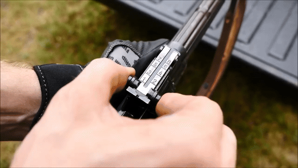 Tuy nhiên, thuật ngữ chung trong tiếng Anh nghĩa là "tấn công", và Stg-44 trở thành nguồn cảm hứng của hầu hết các loại súng trường tấn công ngày nay.