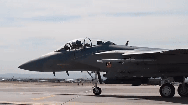 Hệ thống điện tử hàng không tiên tiến của F-15EX mang lại cho nó lợi thế về nhận thức tình huống chiến đấu, từ đó cho phép phi công tấn công mục tiêu hiệu quả.