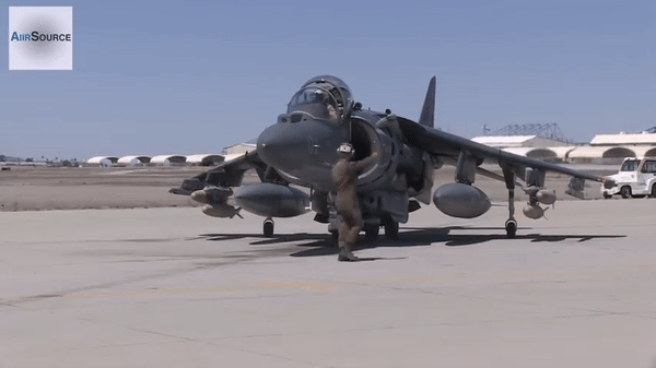 Dòng tiêm kích hạm AV-8B Harrier II đã trải qua nhiều lần thực chiến và đã chứng tỏ tính năng cơ động hiệu quả khi tham chiến.