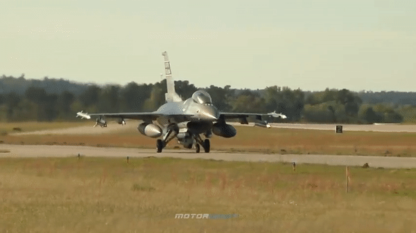 Ukraine được cho là sẽ nhận hàng trăm chiến đấu cơ F-16 do các quốc gia phương Tây viện trợ.
