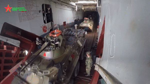 Hiện nay Nga đang trang bị khoảng hơn 500 chiếc BTR-82A, ngoài ra chúng cũng được cung cấp với số lượng nhỏ cho đồng minh Syria và Belarus.