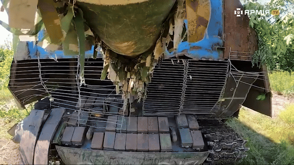 Cụ thể, trong lúc di chuyển gần làng Kleshcheevka ở miền đông Ukraine vào buổi đêm, xe tăng T-62M "giáp mai rùa" Nga đã phát hiện thiết giáp chở quân M113 của Tiểu đoàn 224, song lại tưởng nhầm là xe đồng đội nên đi theo.