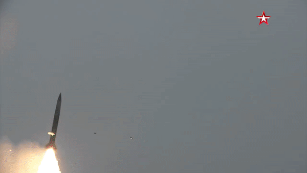 S-300 có khả năng tiêu diệt hiệu quả các mục tiêu tên lửa đạn đạo, đồng thời được coi là một trong những hệ thống chống máy bay mạnh nhất hiện nay với tầm bắn lên đến hơn 150 km.