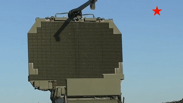 Ở những phiên bản S-300PMU1/2 trở về sau, khả năng của radar được tăng cường, theo dõi đến 300 mục tiêu và xử lý cùng lúc tới 72 vật thể bay xâm phạm.