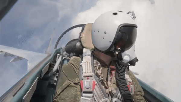 Bộ Quốc phòng Nga ngày 24/9 thông báo hai oanh tạc cơ chiến lược Tu-95MS đã "thực hiện chuyến bay theo kế hoạch trên vùng biển trung lập ở biển Bering, gần bờ tây Alaska".