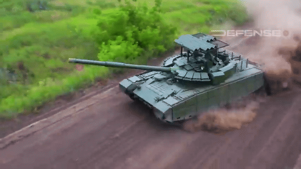 T-80BVM Model 2023 cải thiện tốc độ đi lùi tăng lên 20 km/h, so với 11 km/h trước đó.