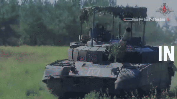 T-80BVM Model được đánh giá là mảnh ghép hoàn thiện cho dòng xe tăng quốc bảo T-80 thời Liên Xô.