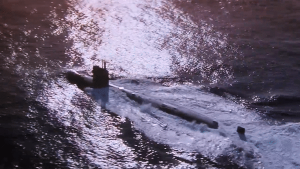 Tàu ngầm mang tên lửa dẫn đường chạy bằng năng lượng hạt nhân (SSGN) lớp Ohio mang tên USS Florida đã trở về cảng nhà Kings Bay, Georgia hôm 31/7, sau 727 ngày triển khai, đi qua hơn 60.000 dặm mà "không bị phát hiện".