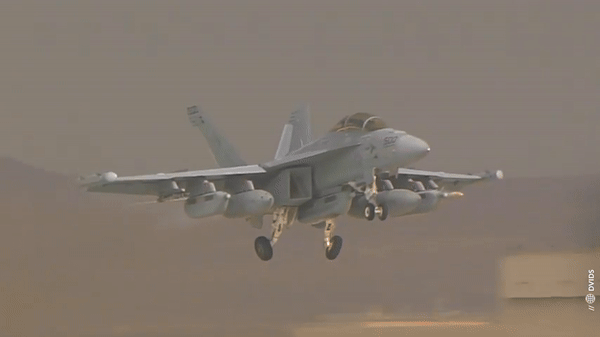 Ngoài ra tiêm kích hạm F/A-18E/F và oanh tạc cơ chiến lược B-1B Lancer đều có khả năng mang loại tên lửa diệt hạm tầm xa này.