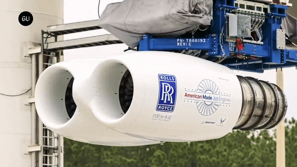 B-52J sẽ được thay thế động cơ TF33 cũ bằng động cơ Rolls-Royce F130 mới, hiệu quả hơn, giúp tăng hiệu suất hoạt động tiết kiệm nhiên liệu và giảm chi phí bảo dưỡng.
