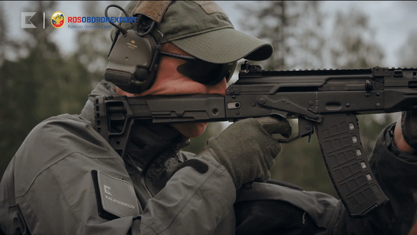 Quyết định hiện đại hóa AK-12 xuất phát từ phản hồi về hoạt động của nó trong quân đội; nhiều quân nhân không hài lòng với một số thông số nhất định.