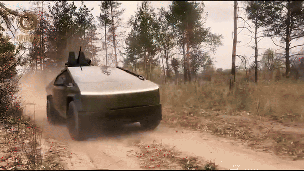 Tesla Cybertruck là một chiếc xe điện được cách điệu hóa với bề ngoài tương đối mạnh mẽ, mặc dù nó chưa bao giờ được thiết kế để sử dụng cho mục đích quân sự.