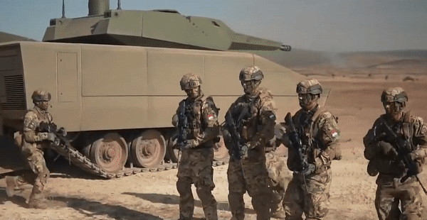 Vào tháng 6/2024, công ty quốc phòng Đức Rheinmetall và chính phủ Ukraine đã đồng ý bắt đầu sản xuất xe bọc thép Lynx tại Ukraine.