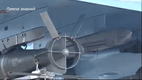 Đối thủ của bom lượn Nga chính là bom tấn công trực diện phối hợp (Joint Direct Attack Munition - JDAM) được Mỹ cung cấp cho Ukraine.