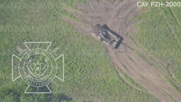UAV trinh sát Nga ghi hình tổ hợp pháo PzH 2000 khai hỏa và chuyển tọa độ mục tiêu về cho kíp vận hành UAV tự sát Lancet.