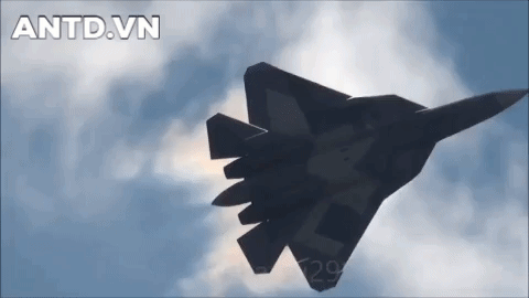 Tuy nhiên khi so sánh với tiêm kích tàng hình Su-57 Felon Nga vốn có RCS ước tính từ 0,3 đến 1 m2, rõ ràng độ tàng hình của dòng chiến đấu cơ này thua kém nhiều so với oanh tạc cơ ném bom của Mỹ.