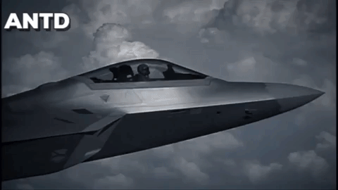 Khi so sánh với F-22 Raptor, RCS của chiến đấu cơ này chỉ xấp xỉ 0,0001 m2, RCS của F-35 vào khoảng 0,001 m2 đến 0,005 m2, như vậy RCS của B-2 lớn hơn rõ rệt.