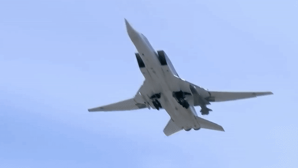 Khối lượng rỗng của Tu-22M3 là 58 tấn, khối lượng cất cánh tối đa lên tới 126,5 tấn.