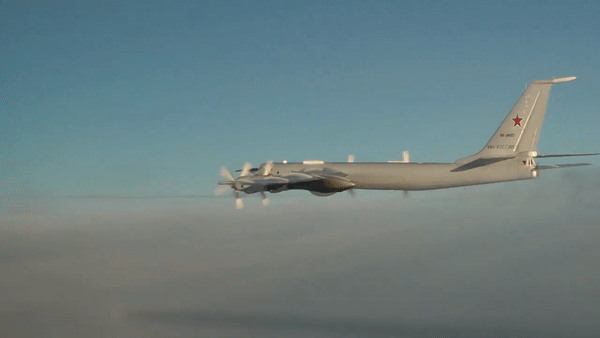 Nga thường dùng trinh sát cơ khổng lồ Tu-142 để giám sát các khu vực trong đó có Biển Bắc.