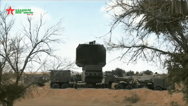 Trong nhiệm vụ phòng không, S-500 có tầm bắn 400 km, đủ sức tiêu diệt mục tiêu ở độ cao tối đa 40 km và tốc độ 25.200 km/h, cho phép bắn hạ mọi tiêm kích vượt âm trên thế giới.