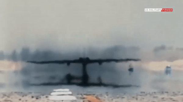 U-2 có chiều dài 19,2 mét, sải cánh lên tới 31 mét, chiều cao 4,8 mét.