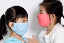 Nguyên tắc giữ sức khỏe khi lễ hội đông người