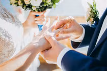 Cô gái tức giận khi anh trai không có tiền vẫn muốn cưới hoành tráng 