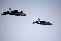 Loại bỏ điểm yếu lớn nhất, J-20 Trung Quốc đã sẵn sàng đối đầu F-35