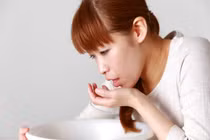 Những nguy hiểm bạn không ngờ đến khi lạm dụng vitamin C