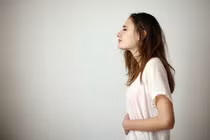 Thiếu nữ viêm gan nặng do uống trà giảm cân Trung Quốc