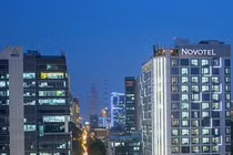 Chủ Novotel Saigon Centre lỗ 369 tỷ kéo vốn âm và gánh hàng ngàn tỷ trái phiếu