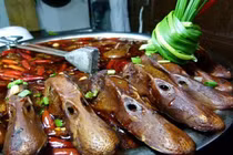 Những đặc sản "siêu kinh dị" củaTrung Quốc khiến du khách "chết khiếp"
