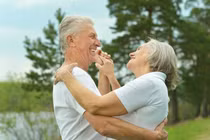 Sau 60 tuổi, làm 3 điều này tốt hơn đi bộ thể dục trăm lần 