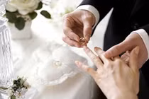 Cánh mày râu trả lời câu hỏi: “Nếu lựa chọn lại bạn có muốn kết hôn?” 