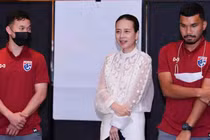 Đội tuyển Thái Lan có biến: Trợ lý Madame Pang quấy rối cầu thủ?