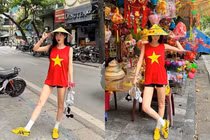Mẫu nội y Hàn Quốc gây chú ý khi xuất hiện ở phố cổ Hà Nội