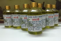 Làng tinh dầu tràm ở Huế cháy hàng vì tin đồn có thể phòng virus