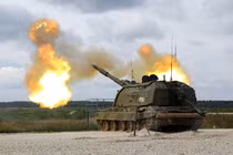 Ukraine bất ngờ kéo hàng đàn pháo tự hành 152mm tới Donbass
