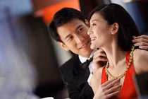 Chiêu lừa siêu hạng của đại gia biến gái xinh thành "tình một đêm"