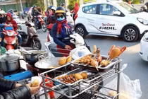 Hãi hùng đồ ăn vặt khu vực cổng trường: Giật mình giá siêu rẻ