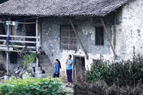 Kinh ngạc kiệt tác nhà sàn đá độc đáo nhất Việt Nam 